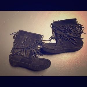 Minnetonka fridge boots